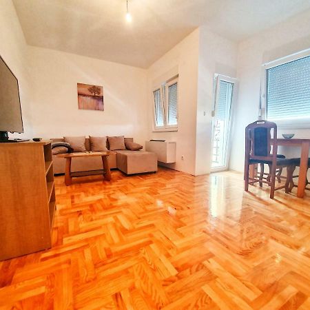 Apartman 44 Μπιέλινα Εξωτερικό φωτογραφία