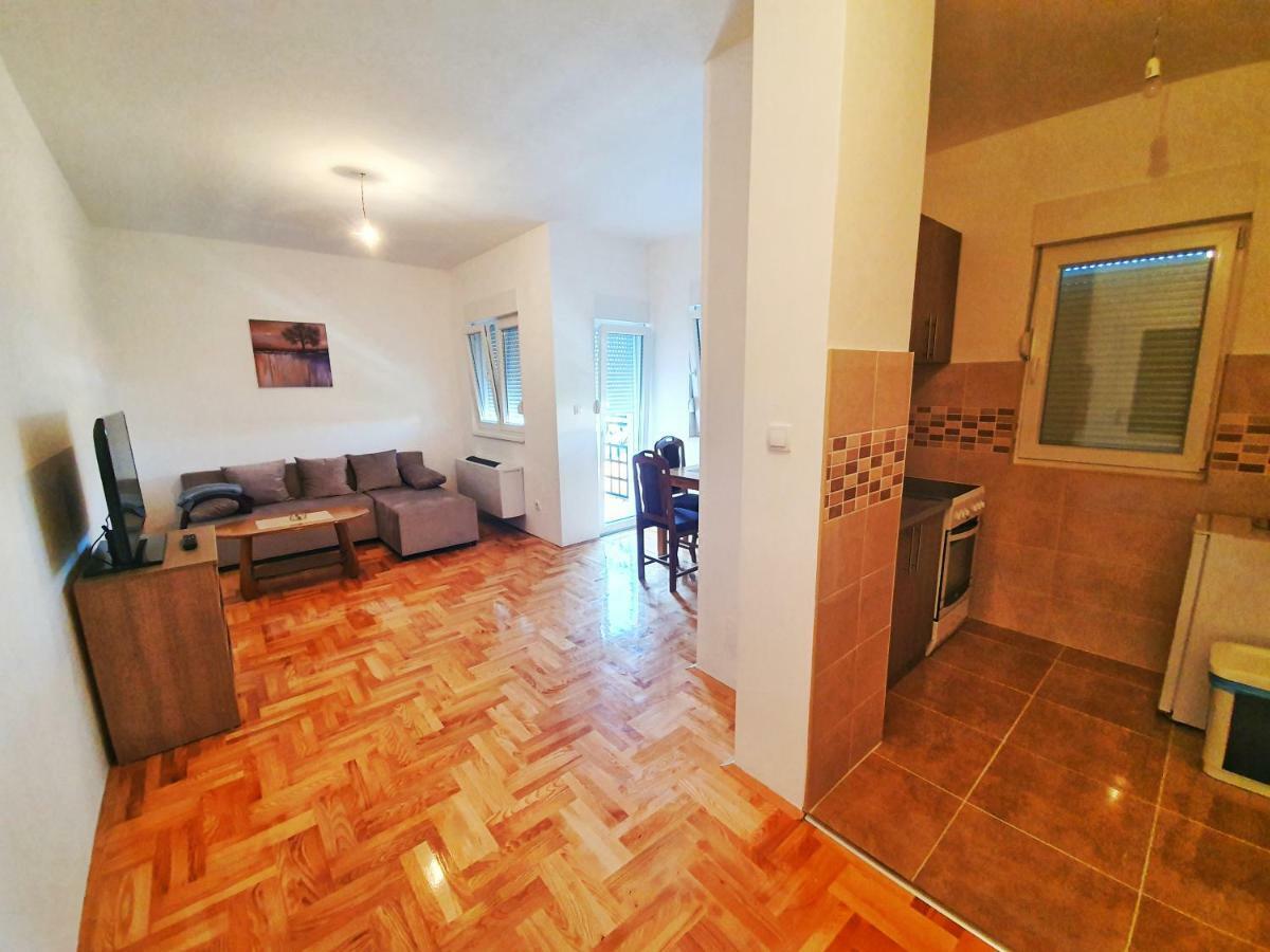 Apartman 44 Μπιέλινα Εξωτερικό φωτογραφία