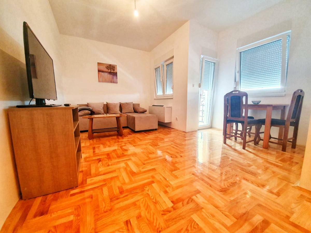Apartman 44 Μπιέλινα Εξωτερικό φωτογραφία