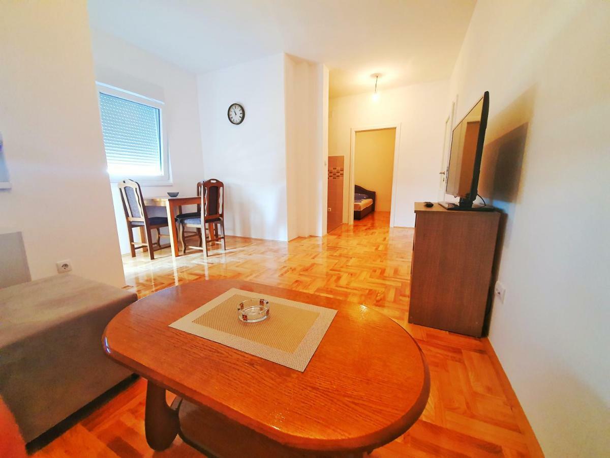 Apartman 44 Μπιέλινα Εξωτερικό φωτογραφία